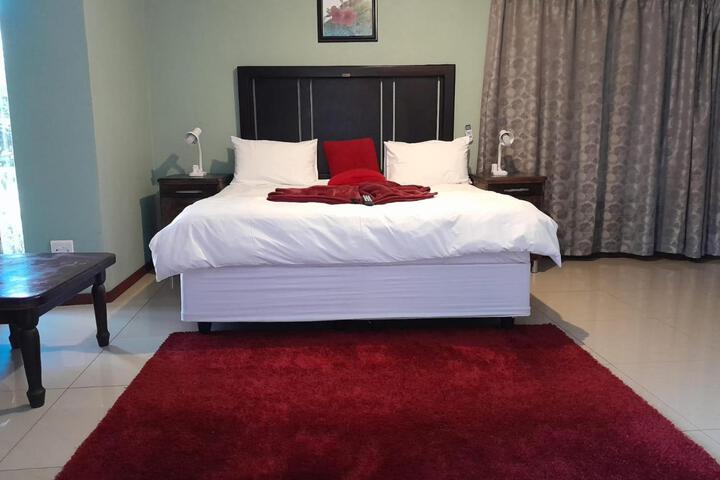 Room 5 of 15