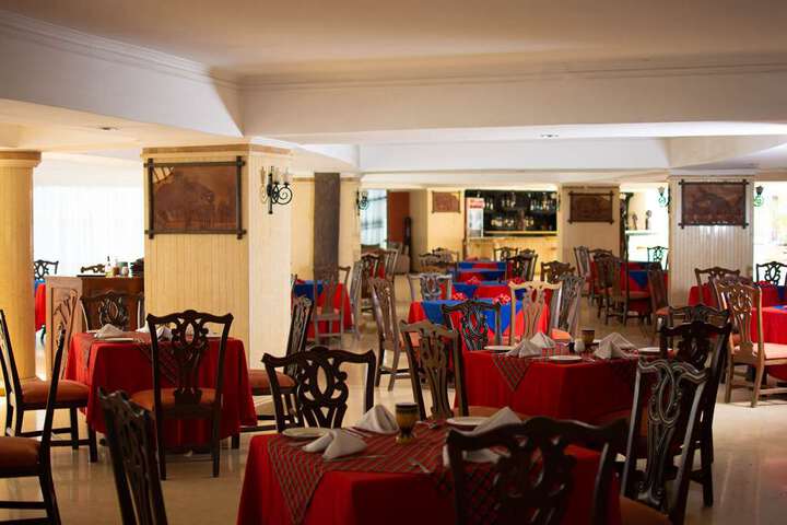Dining 40 of 102