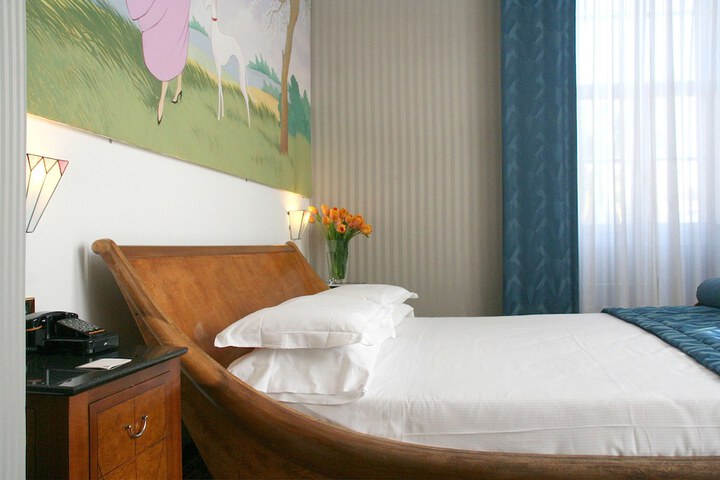 Room 37 of 111