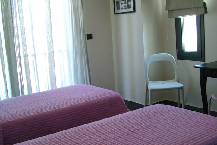 Room 3 of 44