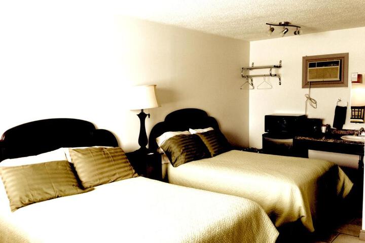 Chaparral Inn