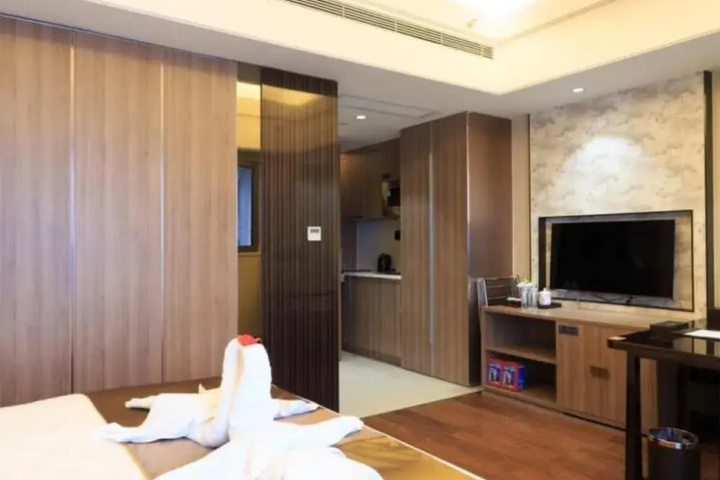 Room 5 of 14