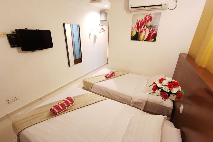 Room 10 of 36