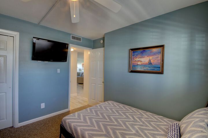 Room 6 of 36
