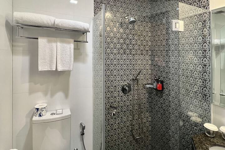Room 32 of 45