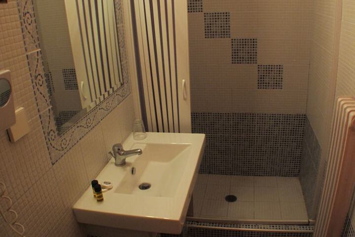 Room 18 of 46