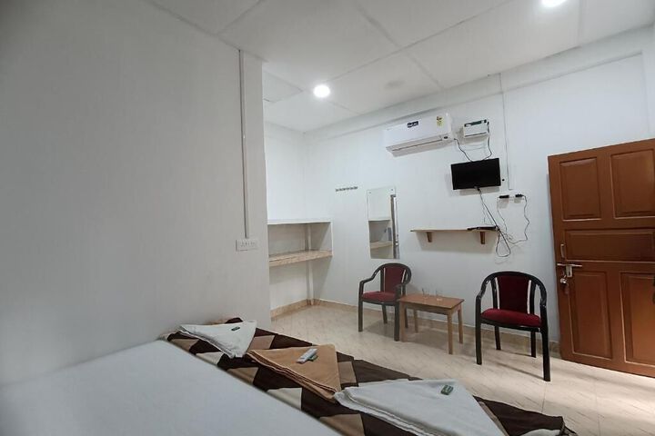 Room 18 of 33