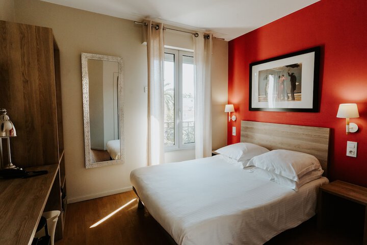 Room 20 of 66