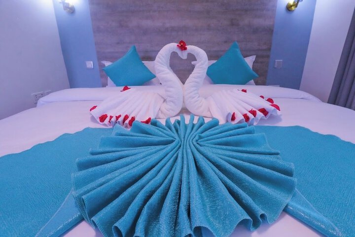 Room 6 of 27