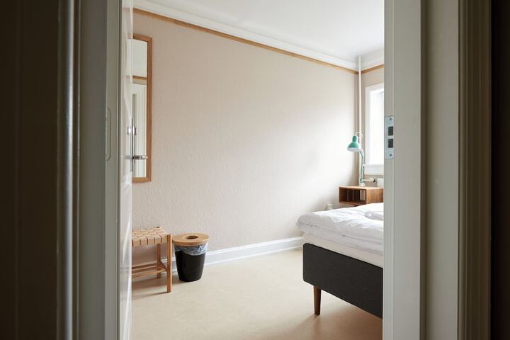 Room 8 of 22