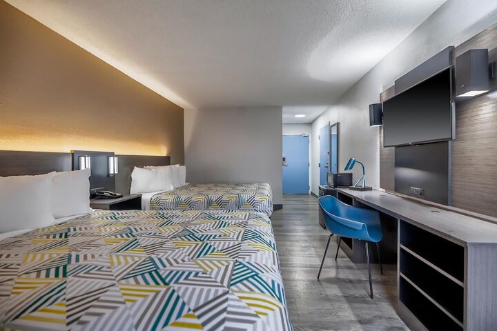 Room 16 of 30