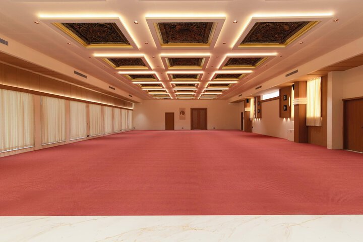 Ballroom/Hall 56 of 72