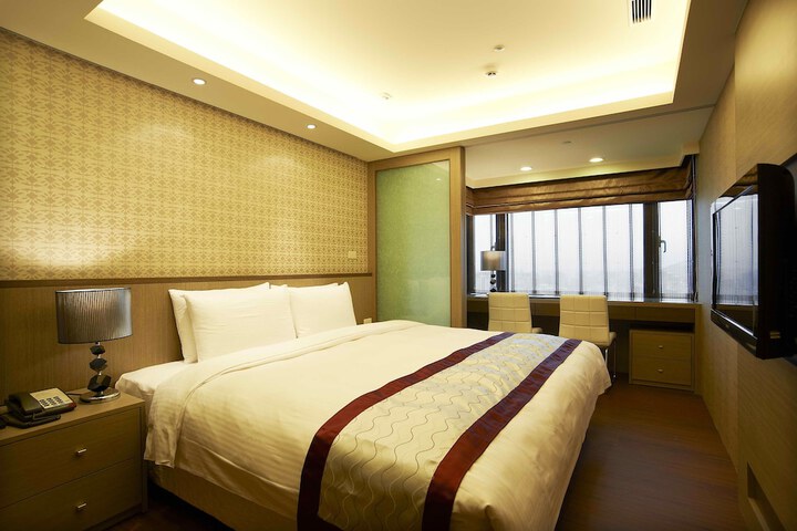 Room 4 of 29
