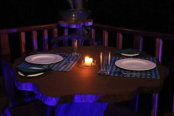 Dining 19 of 20
