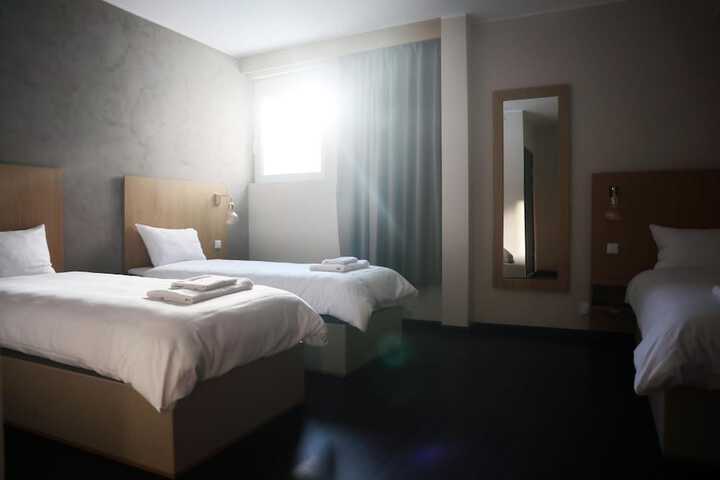 Room 15 of 28