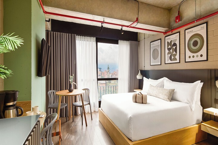 Room 4 of 36