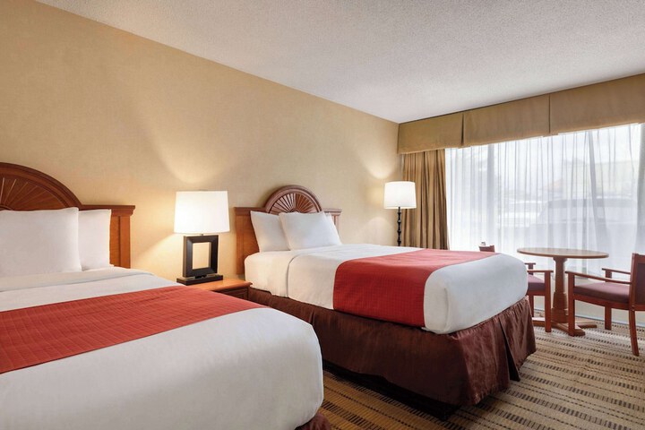 2 Double Beds (2 of 21)