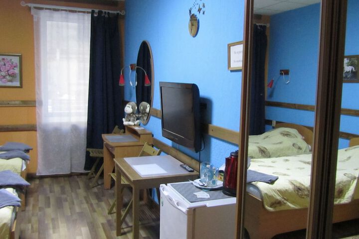 Room 14 of 93