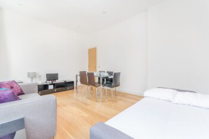 Room 21 of 21