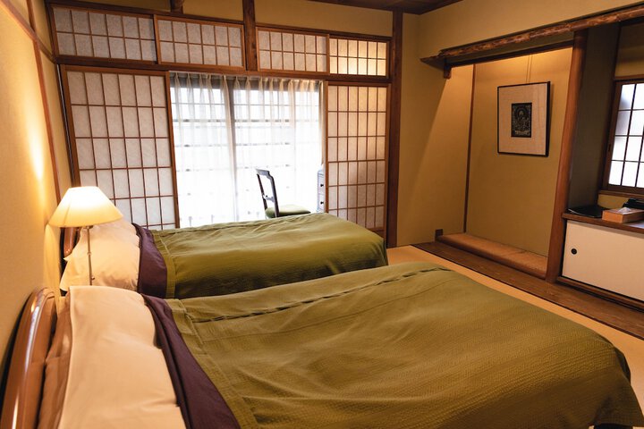 Room 16 of 48