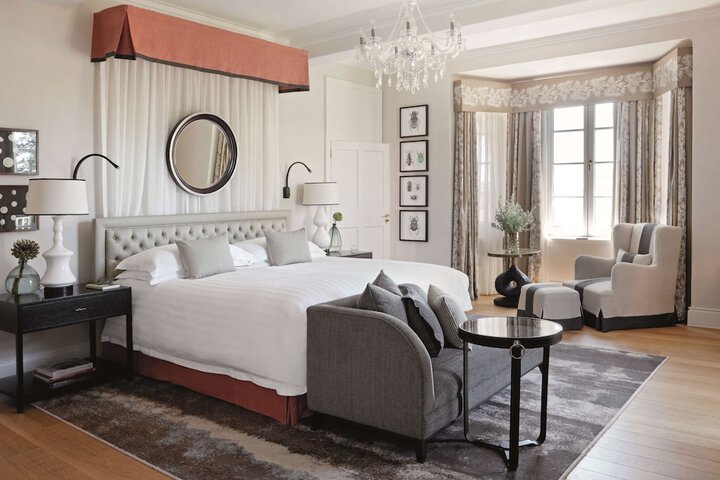 Room 18 of 183