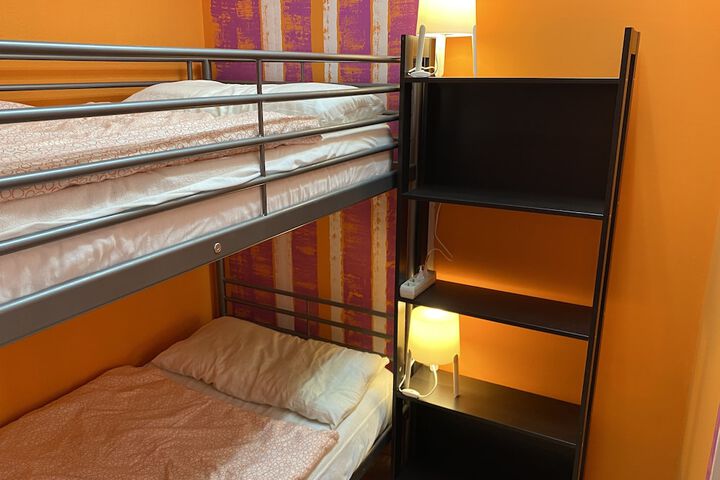 Room 9 of 42