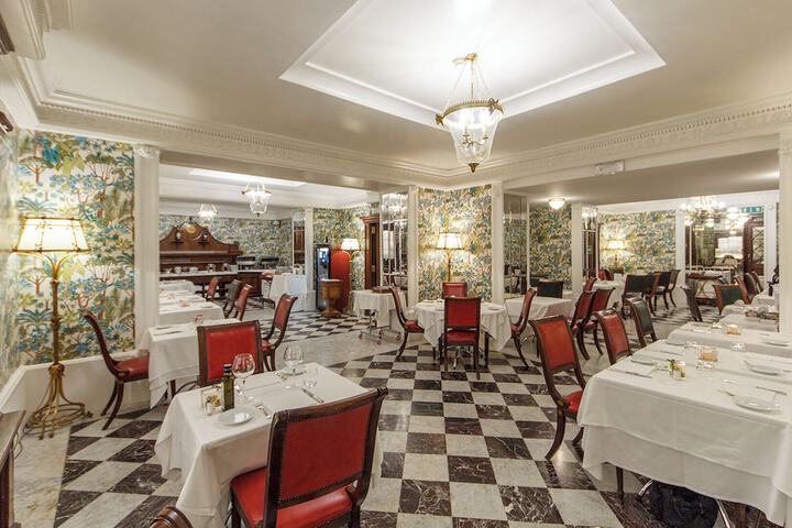 Dining 74 of 106