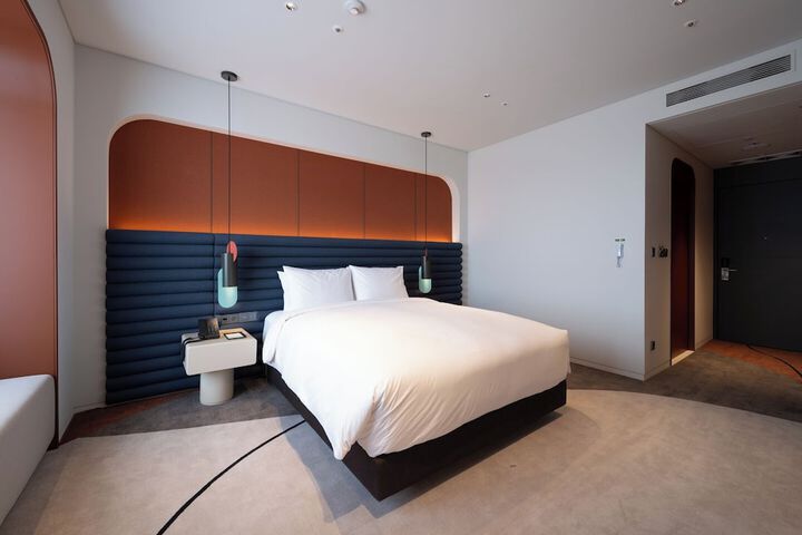 Room 3 of 54