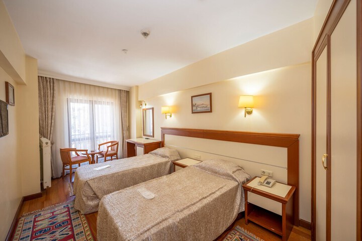 Room 15 of 41