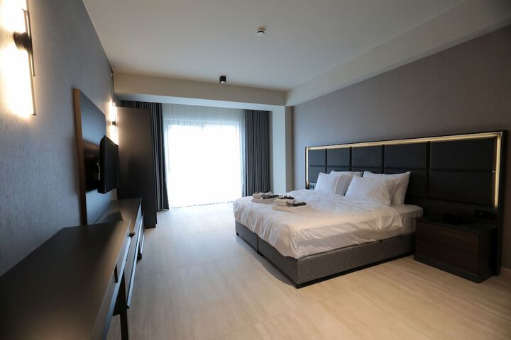 Room 11 of 42