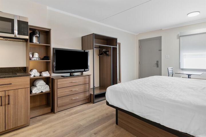 Room 8 of 23