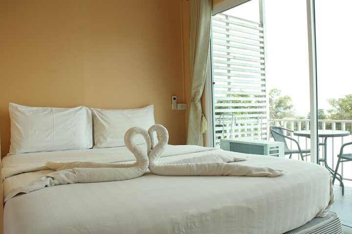 Room 8 of 15