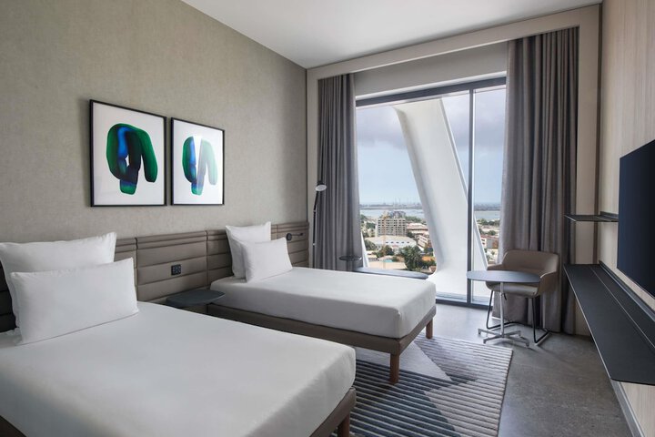 Room 18 of 119