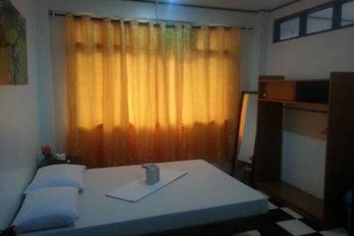 Room 18 of 31