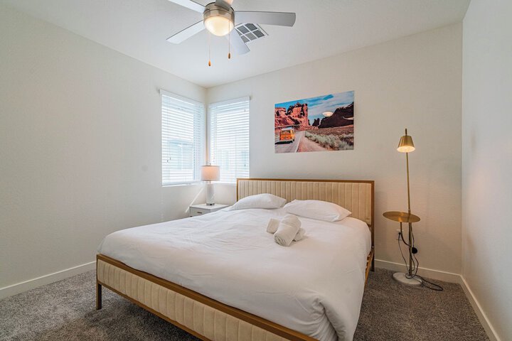 Room 2 of 87