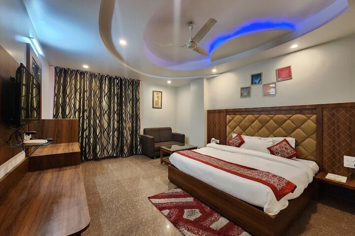 Room 2 of 15