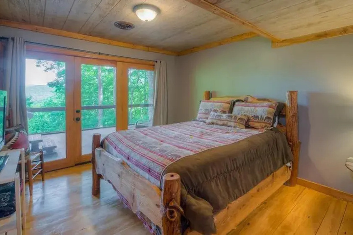 Room 4 of 14
