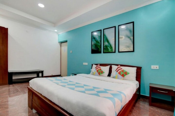 Room 6 of 13
