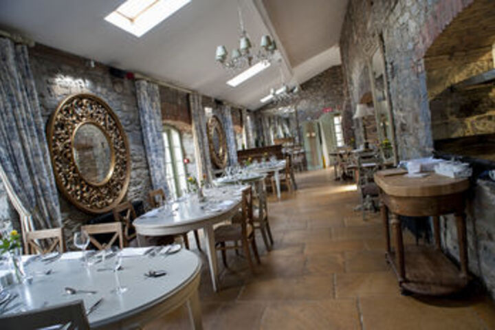 Dining 14 of 17