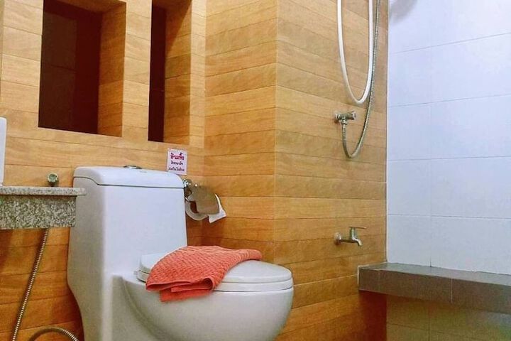 Room 10 of 27