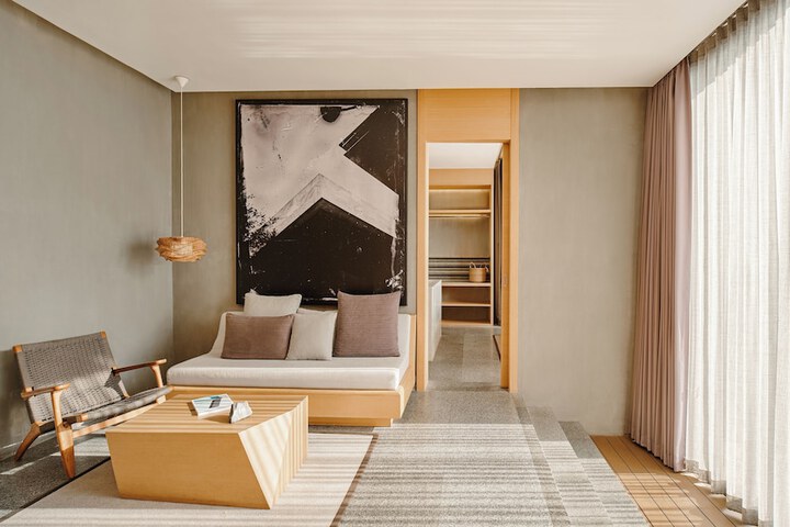 Room 10 of 57