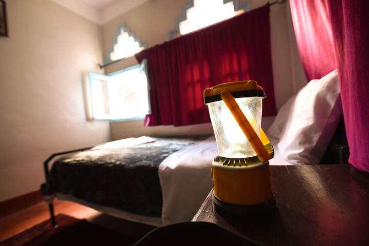 Room 11 of 25