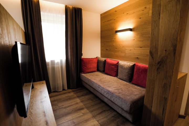 Room 34 of 95
