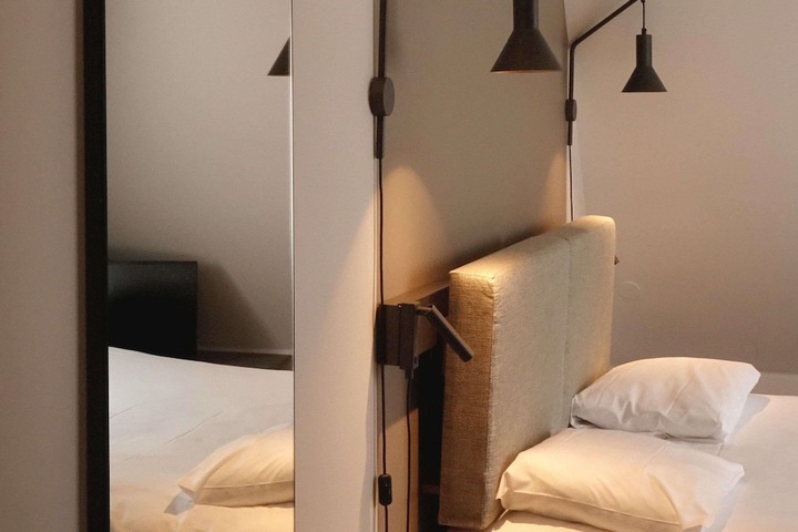 Room 5 of 43