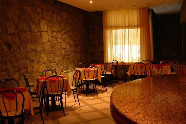 Dining 45 of 57