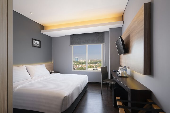 Room 10 of 46