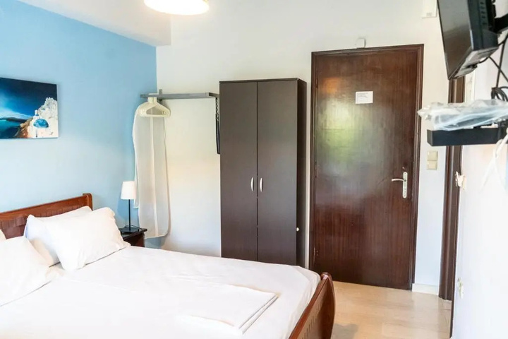Room 3 of 18