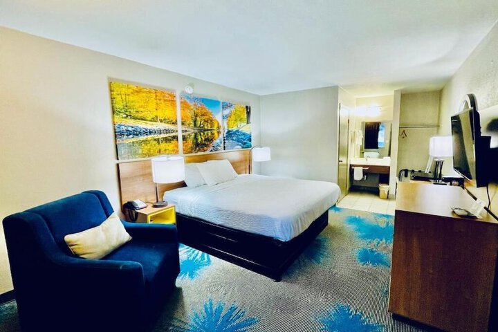 Standard | King Bed (1 of 7)