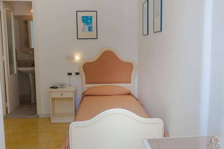 Room 7 of 60