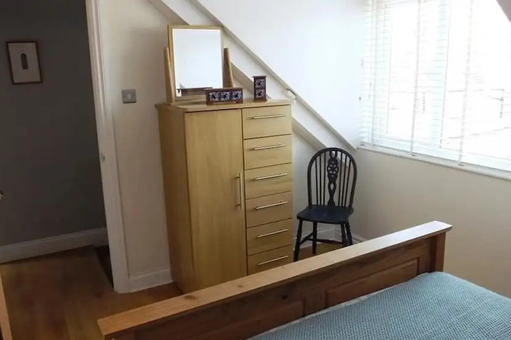 Room 2 of 12